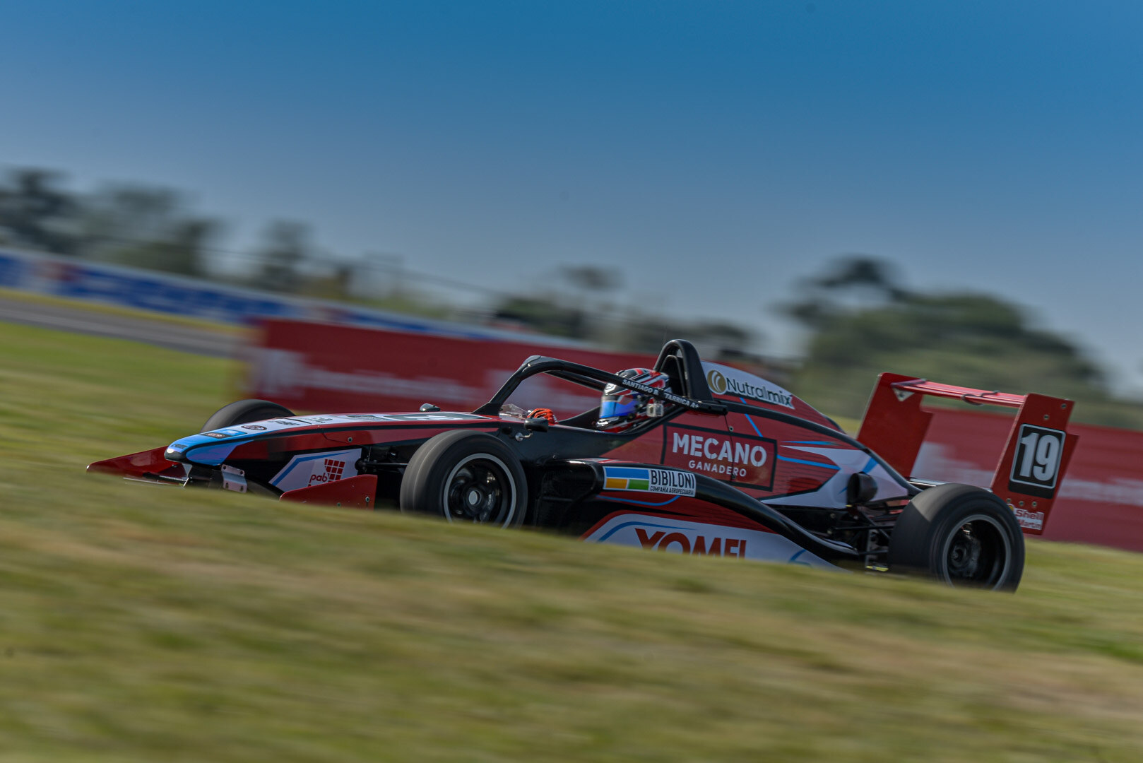 Santiago Baztarrica racing a single-seater
